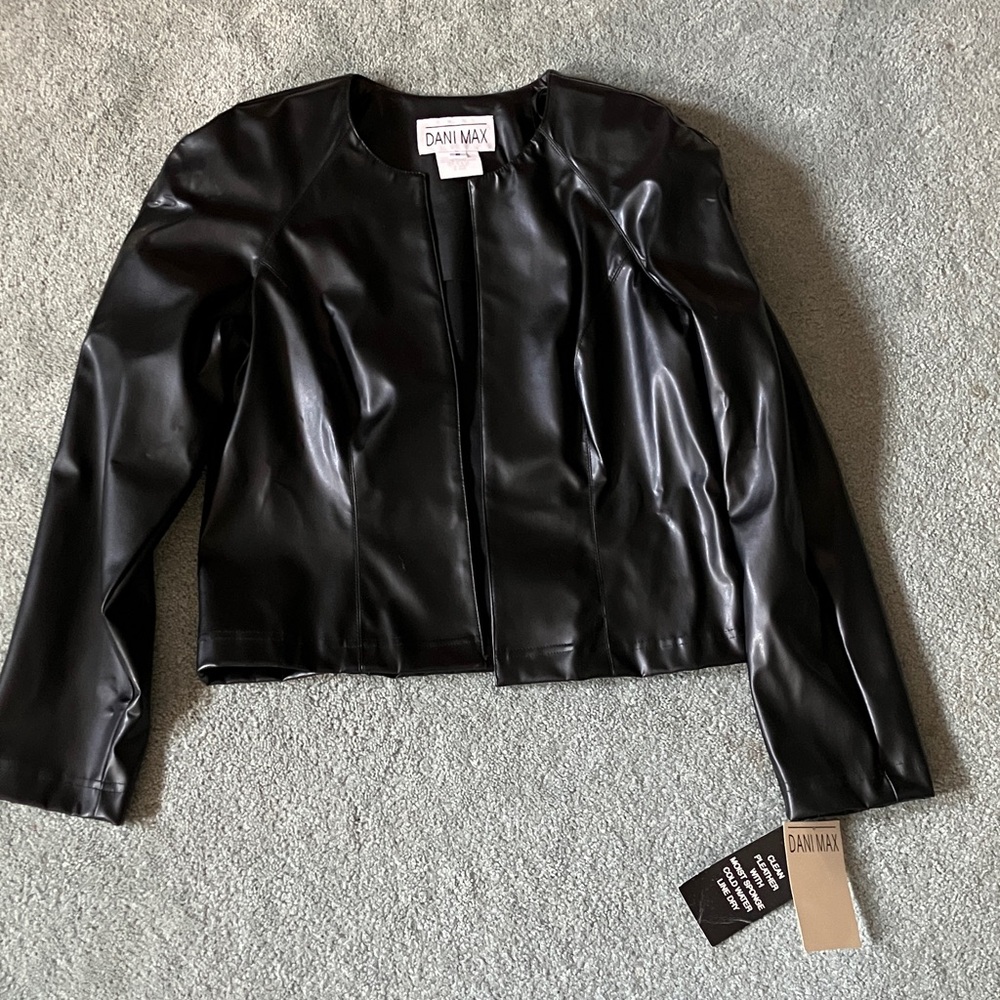 Dani Max Women's Sleek Black Leather Jacket